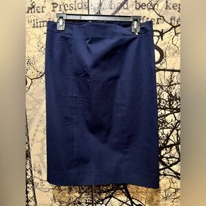 GAP near new stretch pencil skirt in navy blue weave
